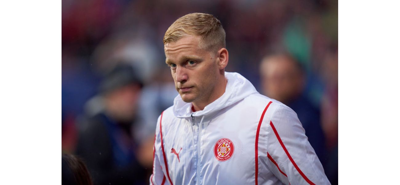 Van de Beek shuts down question about Ten Hag.