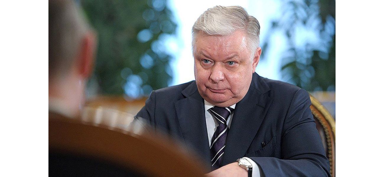 The trusted aide of Putin, who was considered his close confidant, died in mysterious circumstances after sustaining a neck injury.