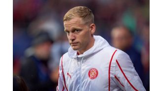 Van de Beek shuts down question about Ten Hag.