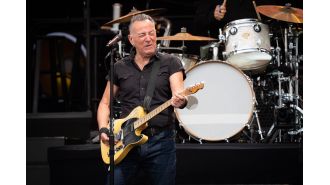 Despite his age, Bruce Springsteen vows to continue performing until his death, regardless of any obstacles that may come his way.