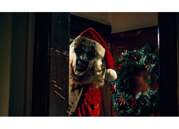 2024's top horror film dominates box office, aiming for record-breaking success.