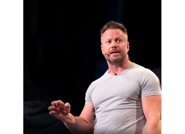 People are honoring and remembering Kerwin Rae, a successful business coach and inspiring speaker.