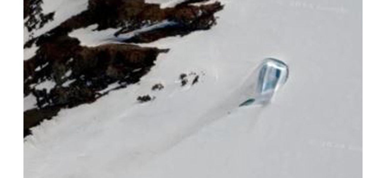 Google Maps users claim to have discovered a large door in Antarctica.