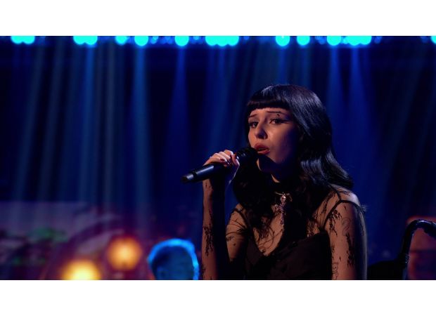 Contestant on The Voice UK went partially blind from singing too intensely in the semi-finals.