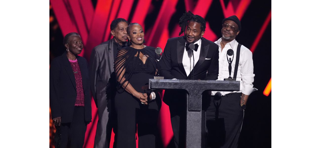 Musicians Cher, Foreigner, Mary J. Blige, and Dionne Warwick have been inducted into the Rock and Roll Hall of Fame.