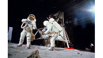 This AI program helps people avoid conspiracy theories.