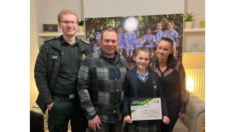A 10-year-old girl called 999 and begged to save her mom, fearing she would lose her.