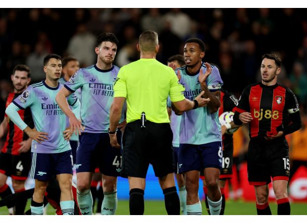 Declan Rice spoke to the referee after the loss to Bournemouth.
