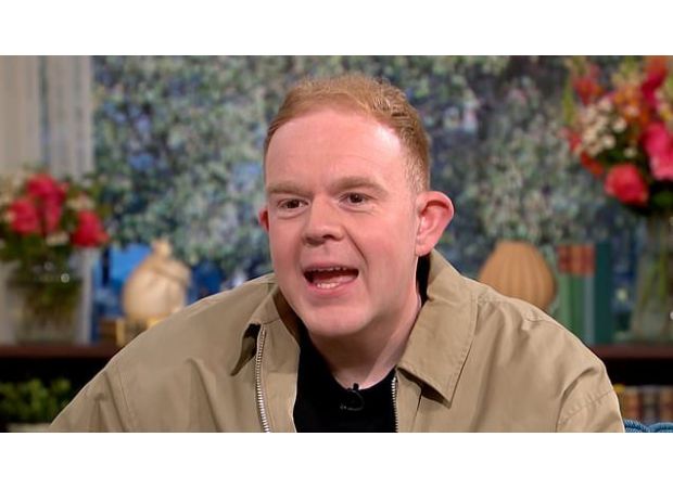 At only 26, a Coronation Street actor reveals their hair transplant after experiencing hair loss at 22.