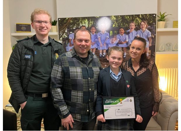 A 10-year-old girl called 999 and begged to save her mom, fearing she would lose her.