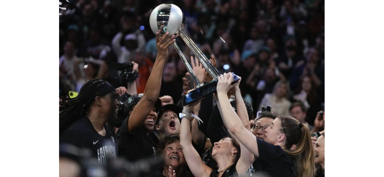 NY Liberty wins first WNBA title, defeating MN 67-62.