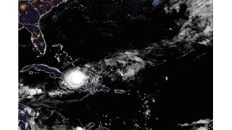 Hurricane Oscar reaches eastern Cuba and hits the Bahamas before hitting land.