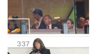 Trump visits Jets-Steelers game after busy weekend.