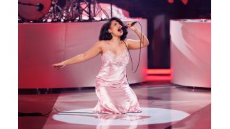 Raye is willing to do a lot for the Bond theme, but is concerned about one major thing.