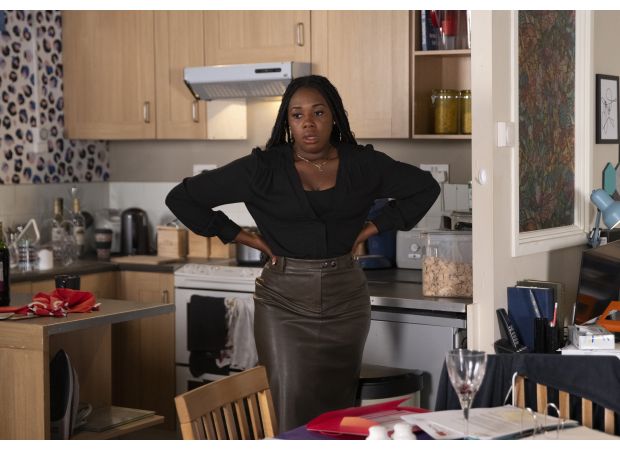 Dee-Dee finds something shocking after Joel's death on Coronation Street.