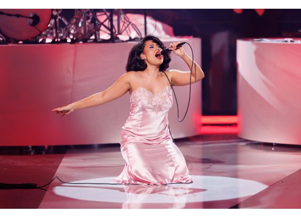 Raye is willing to do a lot for the Bond theme, but is concerned about one major thing.