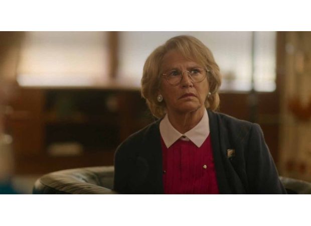 Famous 90s TV star, known for soap operas, looks completely different in Rivals.