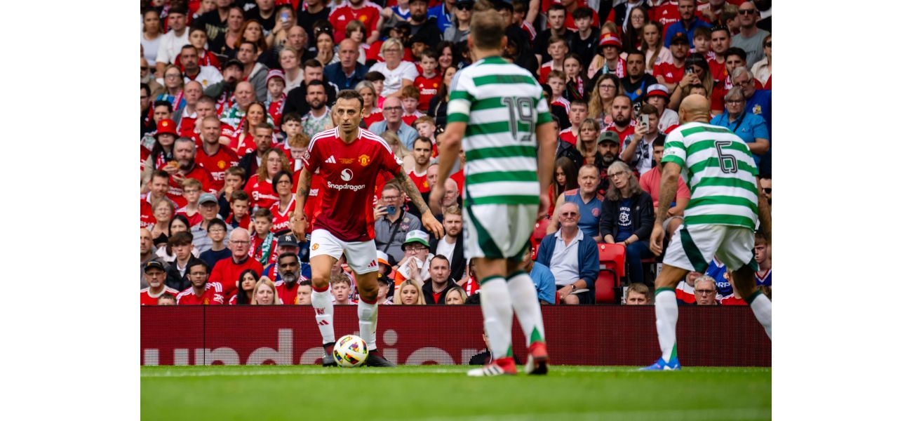 Berbatov encourages Man Utd player to show more intensity for upcoming match against Fenerbahce.