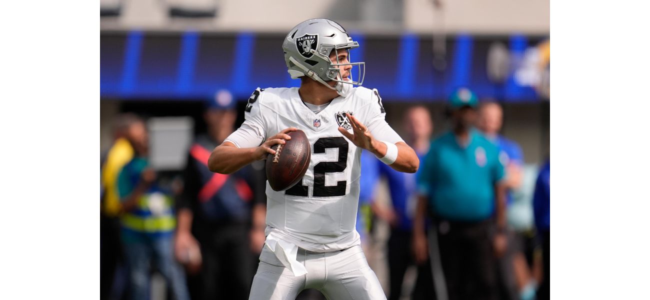 Raiders quarterback Aidan O'Connell will miss 4-6 weeks due to a broken thumb, according to a source.