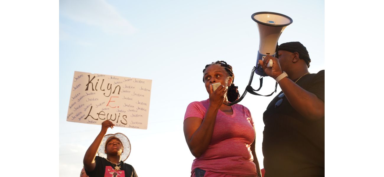 Aurora police watchdog report raises concerns about the fatal shooting of Kilyn Lewis.