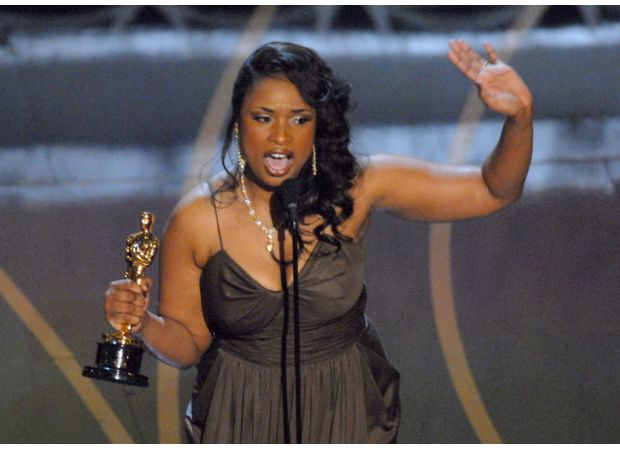 R&B singer from 2000s surprises fans with a long note on new album.