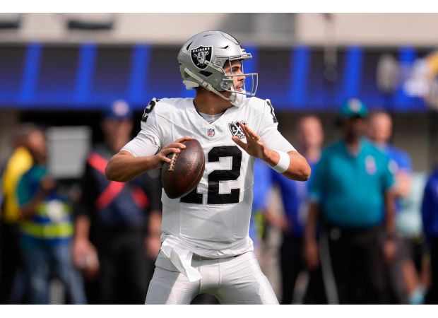 Raiders quarterback Aidan O'Connell will miss 4-6 weeks due to a broken thumb, according to a source.