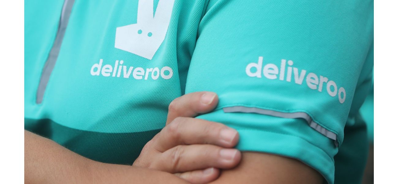 Hundreds of people are unable to order lunch due to Deliveroo's server outage.