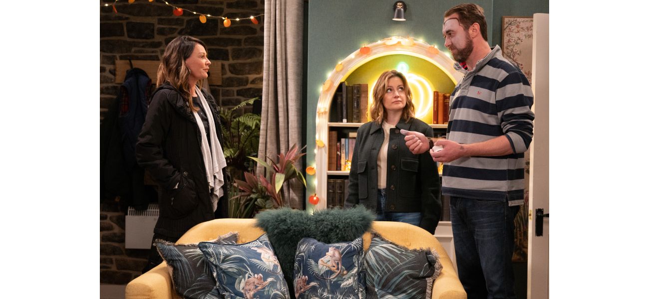 A popular character on Emmerdale ends his relationship with his girlfriend to get back together with his former partner.
