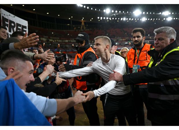 Zinchenko receives praise for heartwarming gesture towards Shakhtar fans.