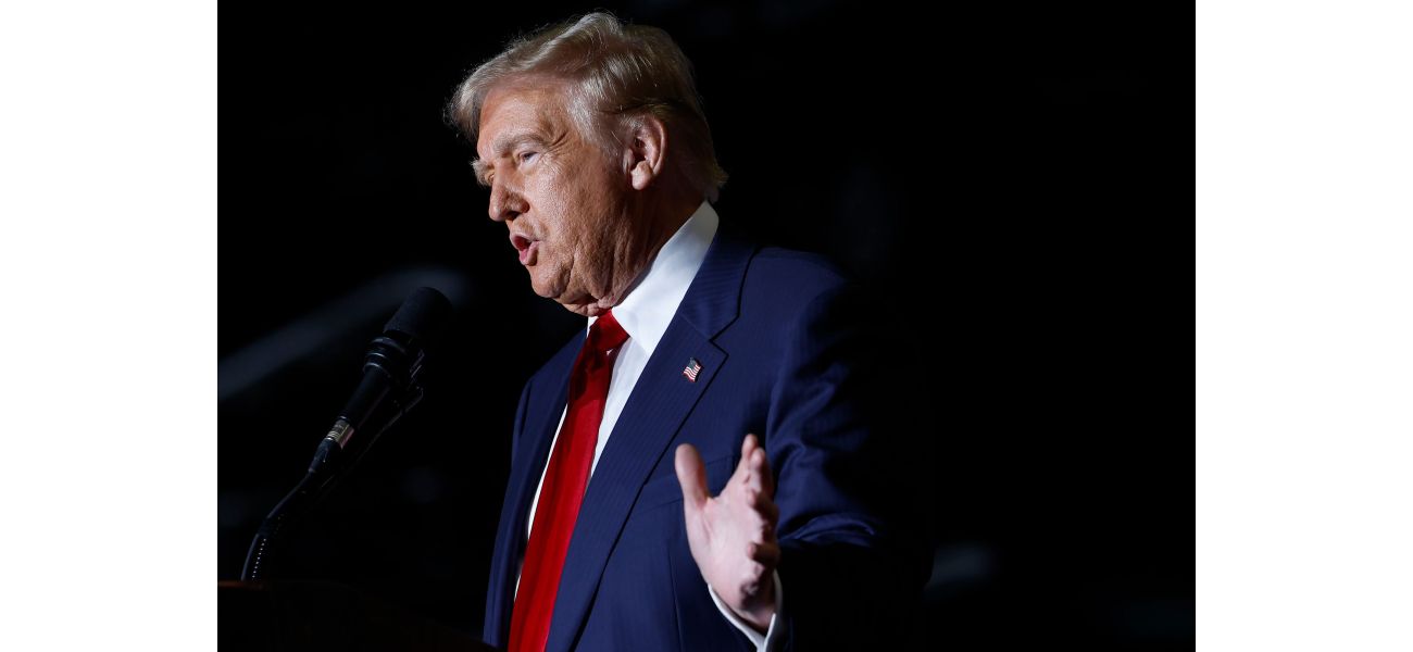 Ex-chief of staff calls Trump a 'fascist'