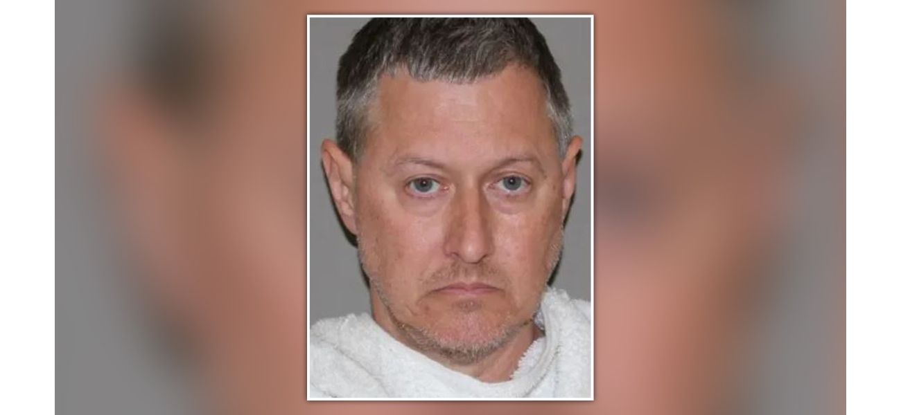 A man fatally shot his co-worker due to his obsession with her and her long lunch breaks.