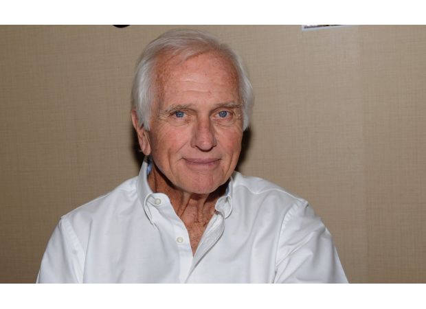 Actor Ron Ely, known for his role as Tarzan, has passed away at 86, with a troubled life.