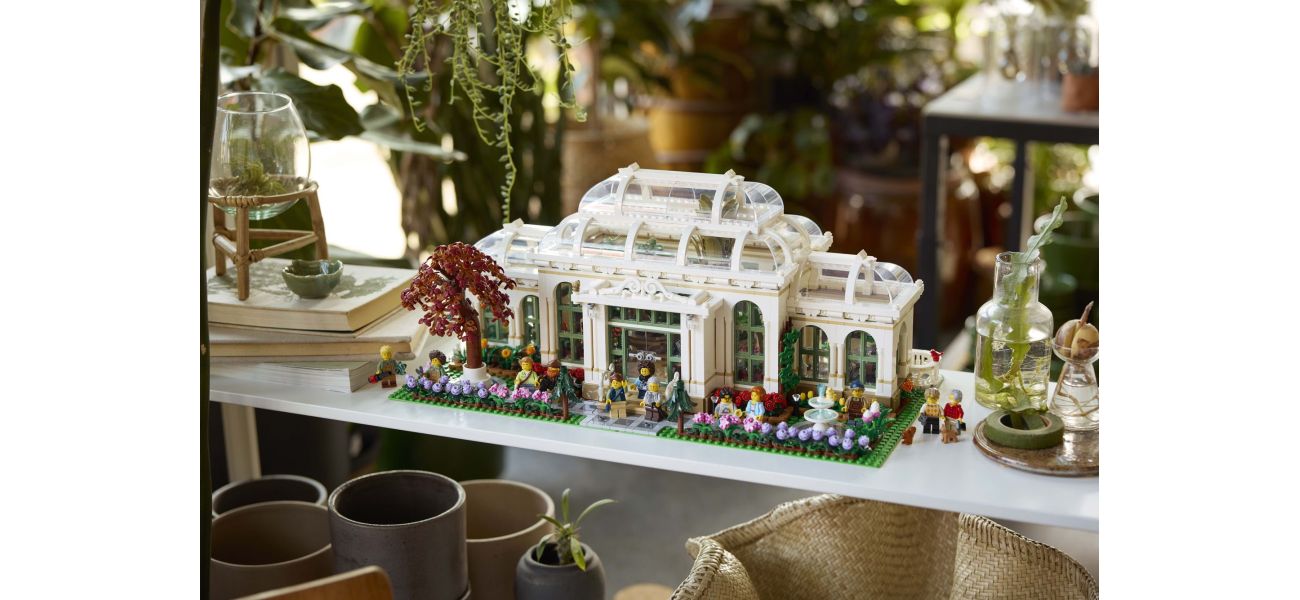 The final large Lego set of the season is an enormous Botanical Garden.