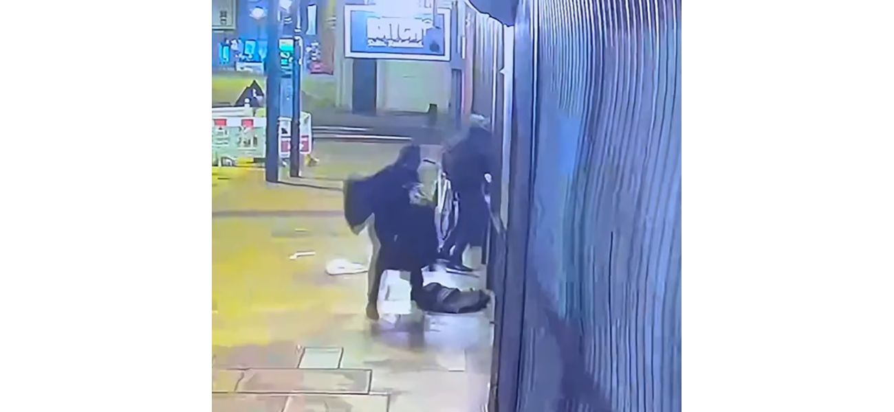 A London shop was robbed of expensive suits worth £6,000 by thieves who vandalized the store and escaped while police were nearby.