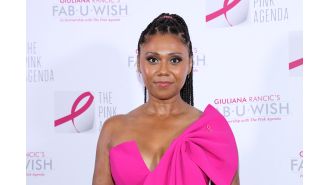 Actress from Frasier worried about losing job after being diagnosed with cancer. #Frasier #cancer #jobfears