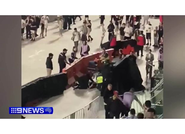 A fan of Travis Scott experienced a seizure during his concert in Melbourne after a confrontation with security.