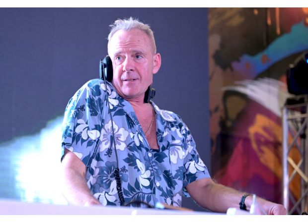 Health inspectors shut down Fatboy Slim's waterfront cafe due to rodent infestation.