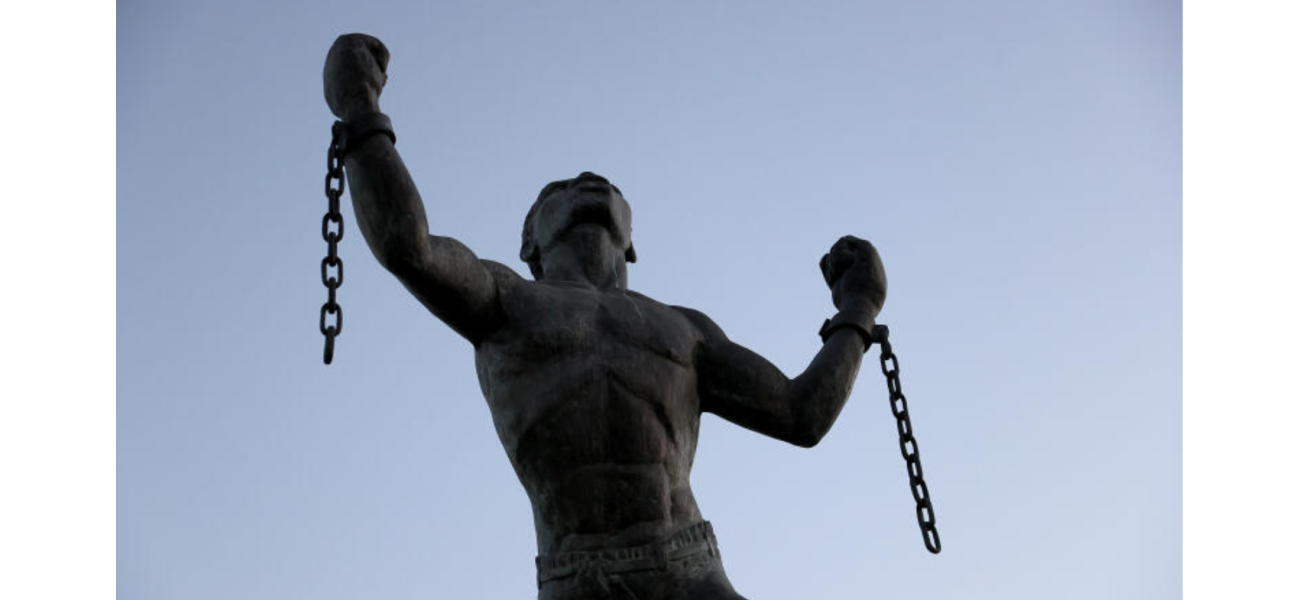Compensation for slavery a difficult topic for UK leader and monarch at meeting.