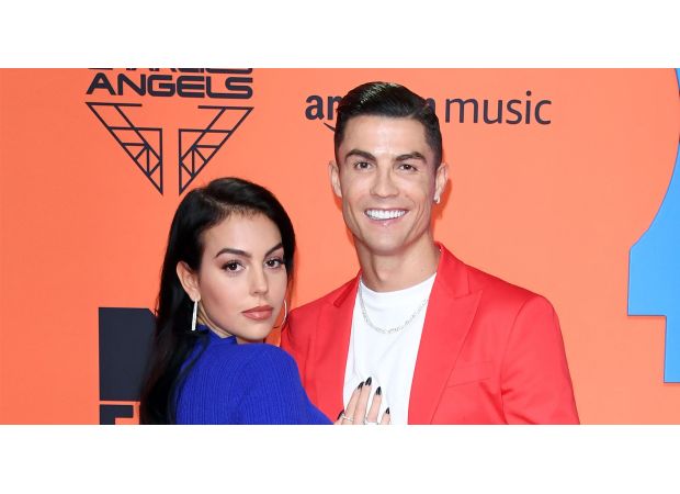 30-year-old Georgina Rodriguez, Cristiano Ronaldo's girlfriend, has been hospitalized due to pneumonia.