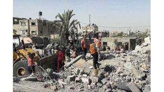 Israeli forces attack Gaza hospital, causing death of 13 children in home strike.