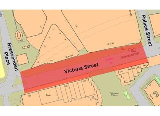 Maps display locations of London events: Tommy Robinson march and counter-protest.