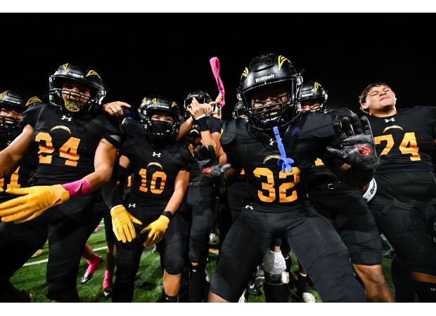 No. 11 Wilcox dominates Sacred Heart Prep in Santa Clara with an early touchdown, setting the tone for a charged-up game.