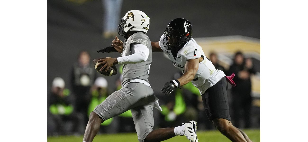 Injured and ill, Sanders dominated in game against Cincinnati. Why isn't he getting recognition for the Heisman Trophy?