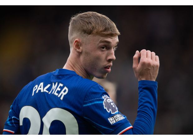 Chelsea and Newcastle have announced their starting lineups and potential injuries for their upcoming match.