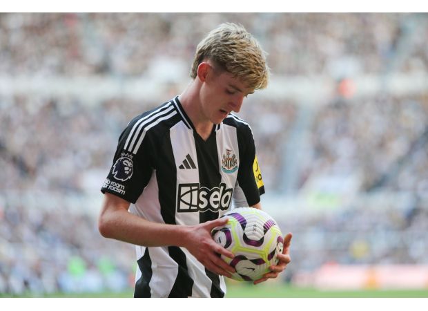 Gordon unable to play in Chelsea vs Newcastle United game due to injury.