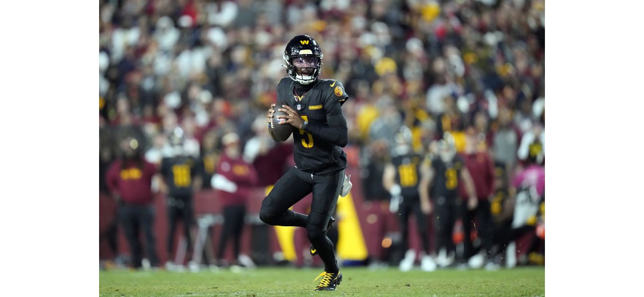 Jayden Daniels throws 52-yard Hail Mary to secure victory for Commanders against Bears.