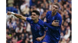 Jamie Carragher praises Chelsea player for incredible pass in Premier League history.