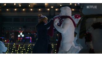 People are going crazy for Netflix's holiday movie featuring a handsome snowman and a 2000s movie star.
