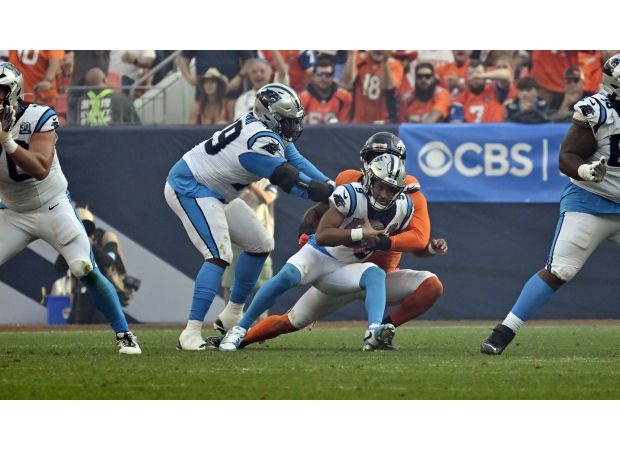 In the Broncos' victory against the Panthers, outside linebacker Nik Bonitto continues his impressive streak of recording at least one sack in six consecutive games.