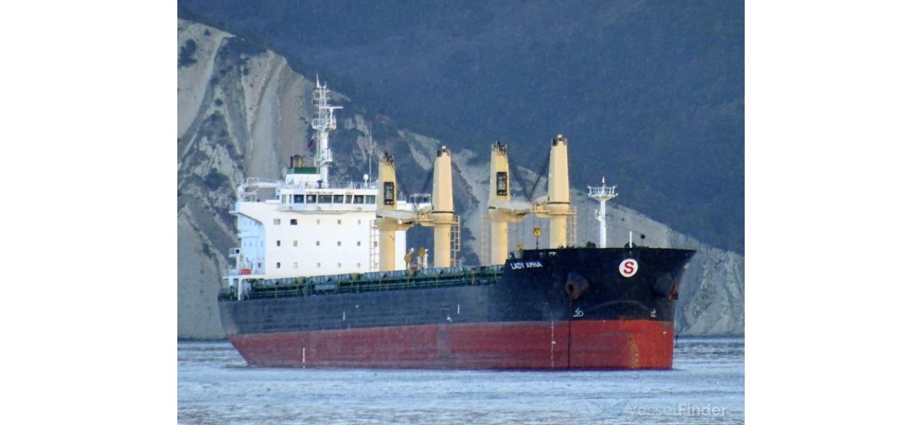A Russian ship carrying 20,000 tonnes of explosives will arrive at a UK port today.